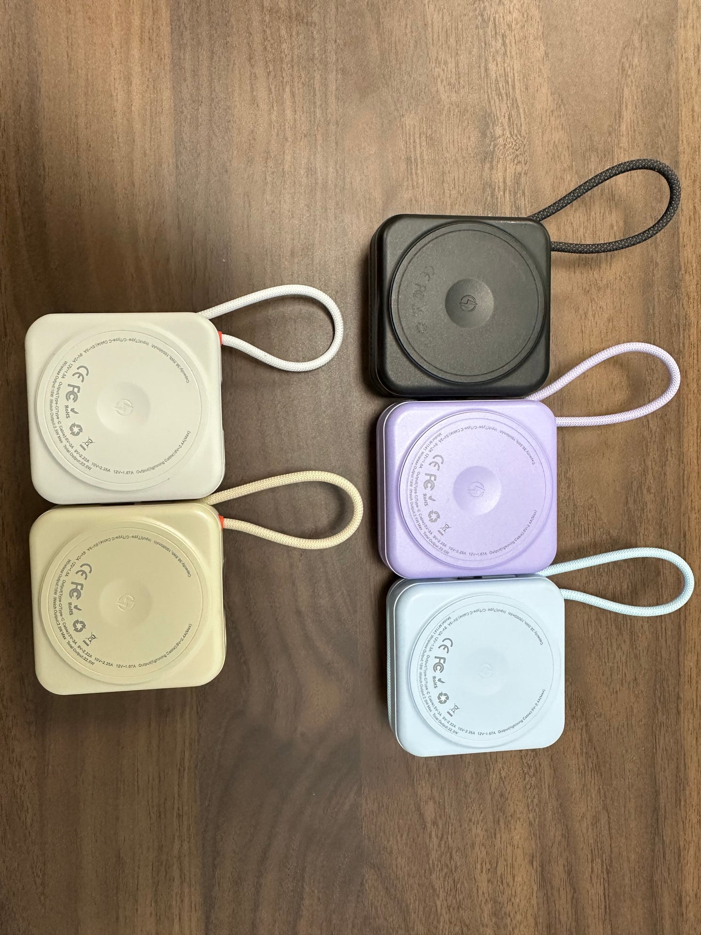 Built-in Type-C and Lightning Cable 10000mAh power bank