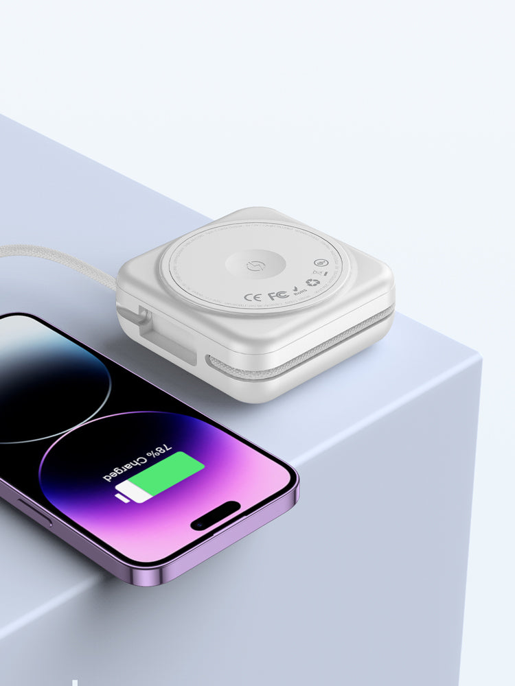Built-in Type-C and Lightning Cable 10000mAh power bank